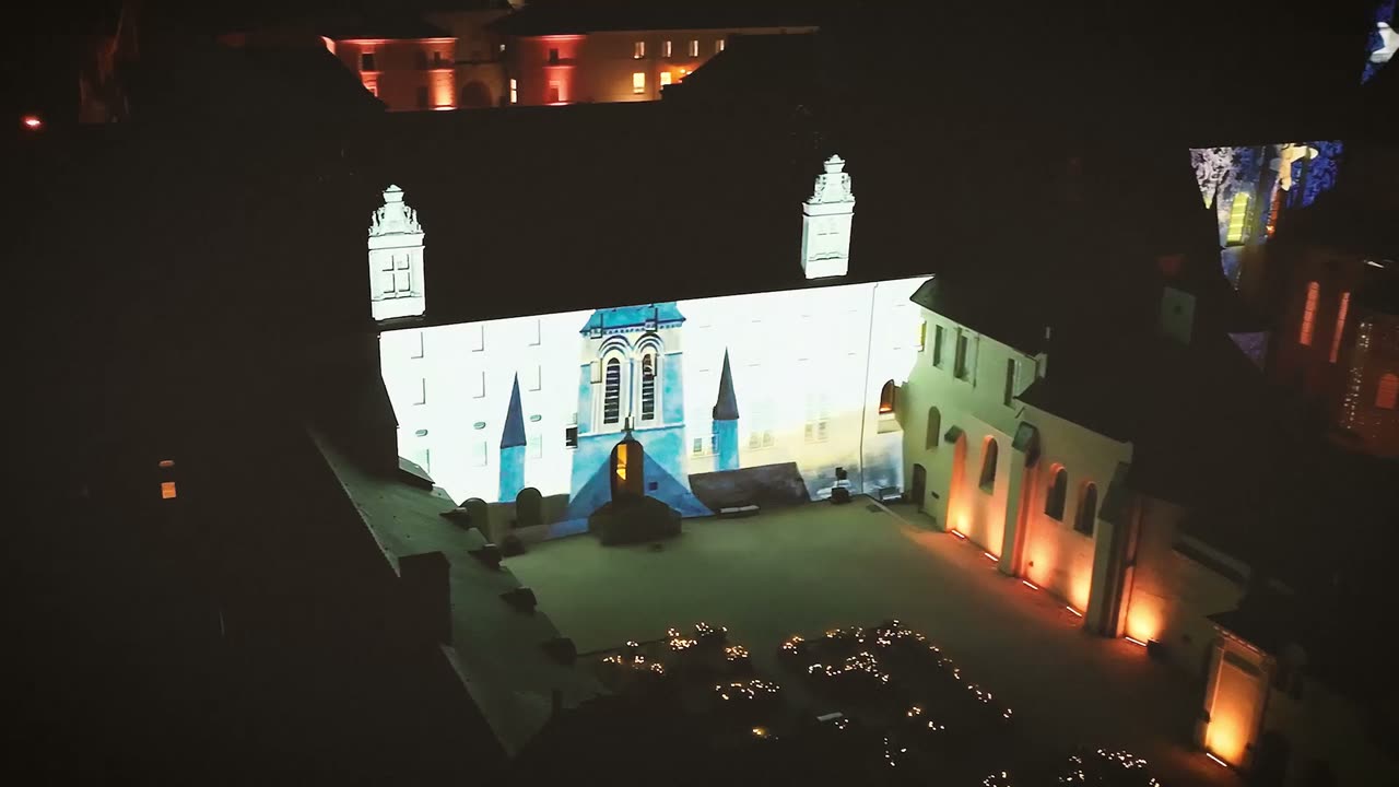 Fleur de Papier — installations in situ